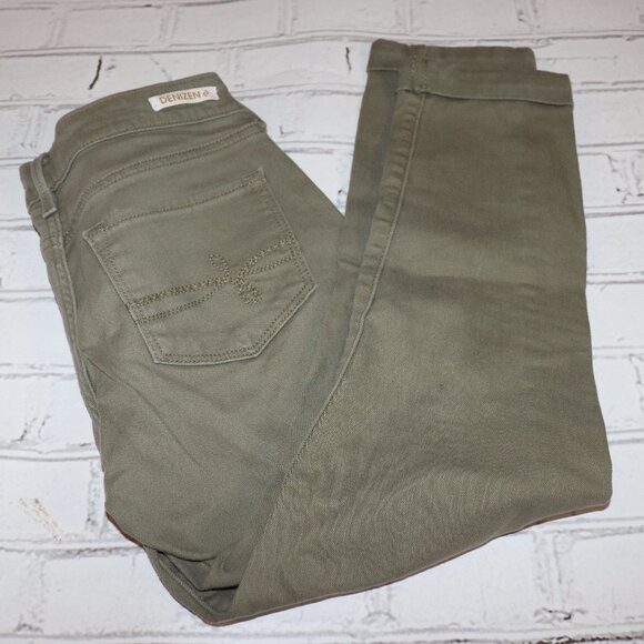 Olive green Jean Capri pants by Denizen Levi's Low-Rise boyfriend Size 3 W-26 - Picture 2 of 6